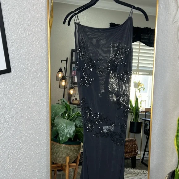 HOUSE OF CB 'Amirah' Black Mesh Crystal Embellished Midi Dress NWOT - Picture 9 of 10